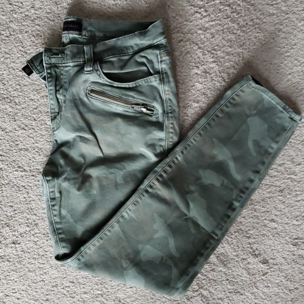 Army printed skinny jeans